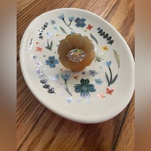 One size fits all Anthropologie ring ~ never worn.